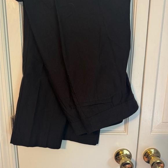 Classic Black Capri Pants - Picture 6 of 8